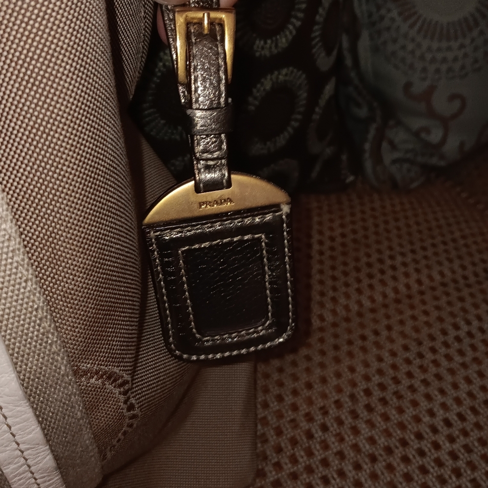 Prada tote - Picture 3 of 5